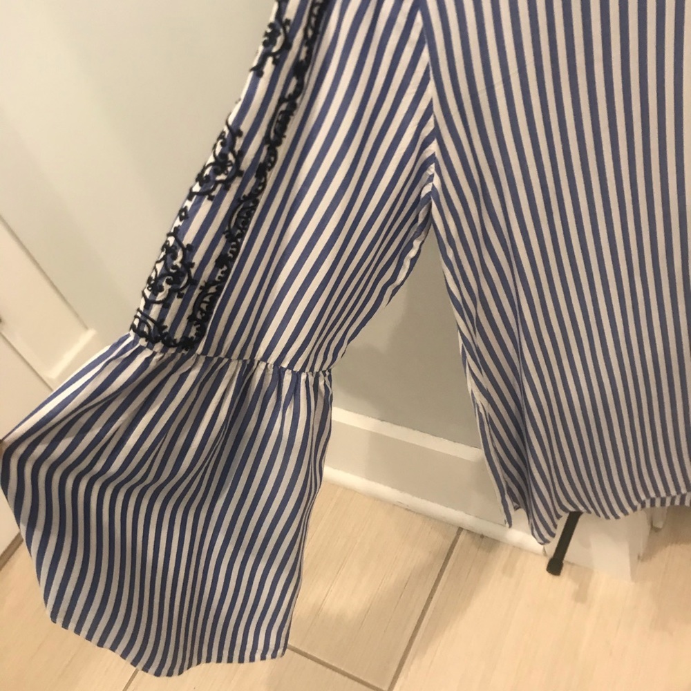 Loft Blouse - Picture 2 of 3
